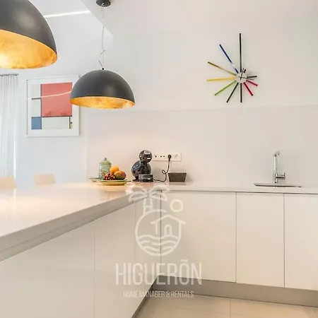 Higueronrentals Hill Manon